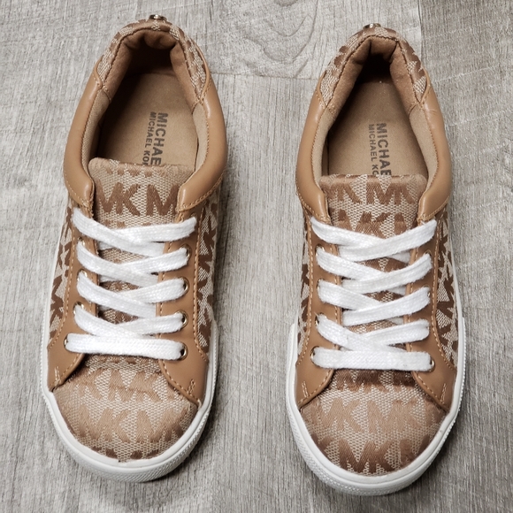 Michael Kors Girls Sz 12 Sneakers 👟 - Picture 3 of 13